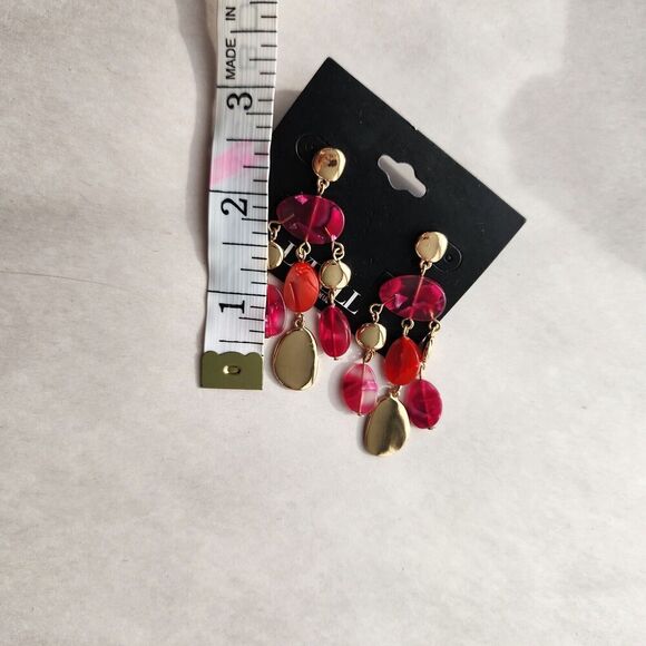 LYDELL NYC Chandelier NWT Magenta Red Gold Statement earrings Dangle - Picture 6 of 6